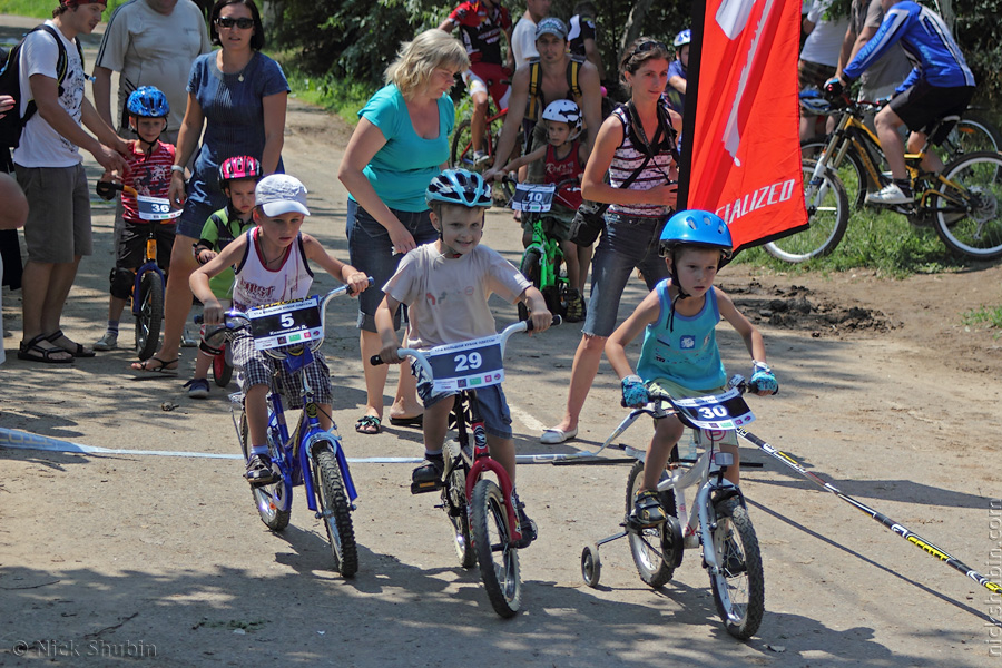 Kids riding bikes, Odessa